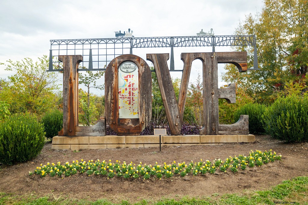 Hidden Fall Gems in Virginia: Off-the-Beaten-Path Adventures Amid Autumn Foliage