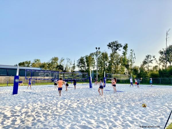 South Beach Sports Bar & Grill: Premier Sand Volleyball and Outdoor Fun in Southwest Louisiana 🏐