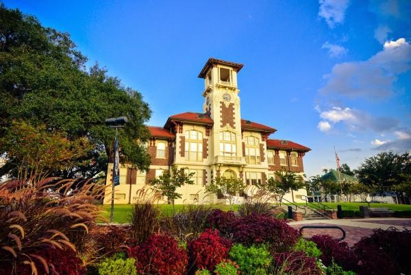 1911 Historic City Hall Arts & Cultural Center Reopens June 12 with Smithsonian Exhibits