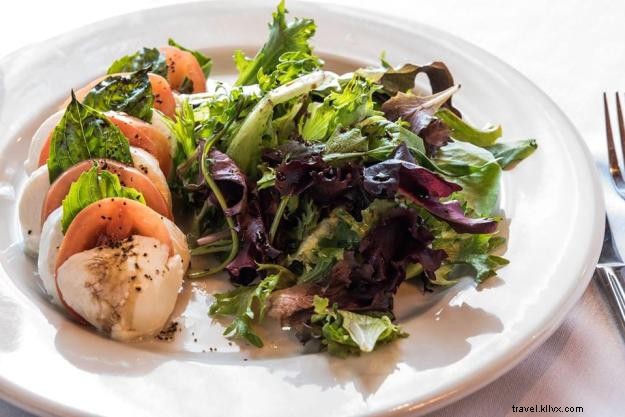 Top Lunch Spots for Women in Southwest Louisiana: Ideal Girlfriend Getaways