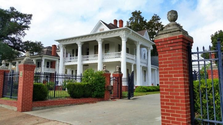 Top 6 Must-Do Sunday Activities in Lake Charles & Southwest Louisiana