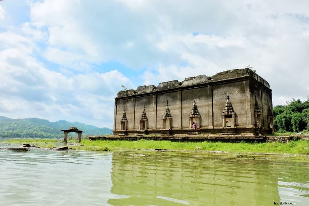 10 Remarkable Submerged Cities Visible from Land Around the World
