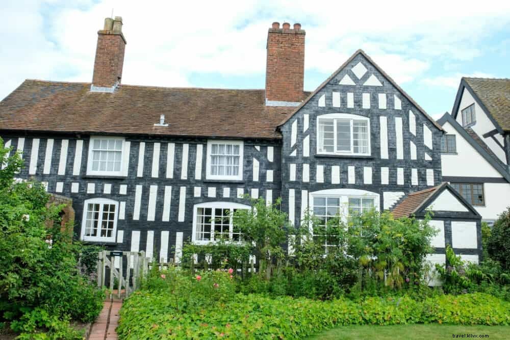 Discover 15 Stunning Places to Visit in Staffordshire: Hidden Gems and Historic Wonders