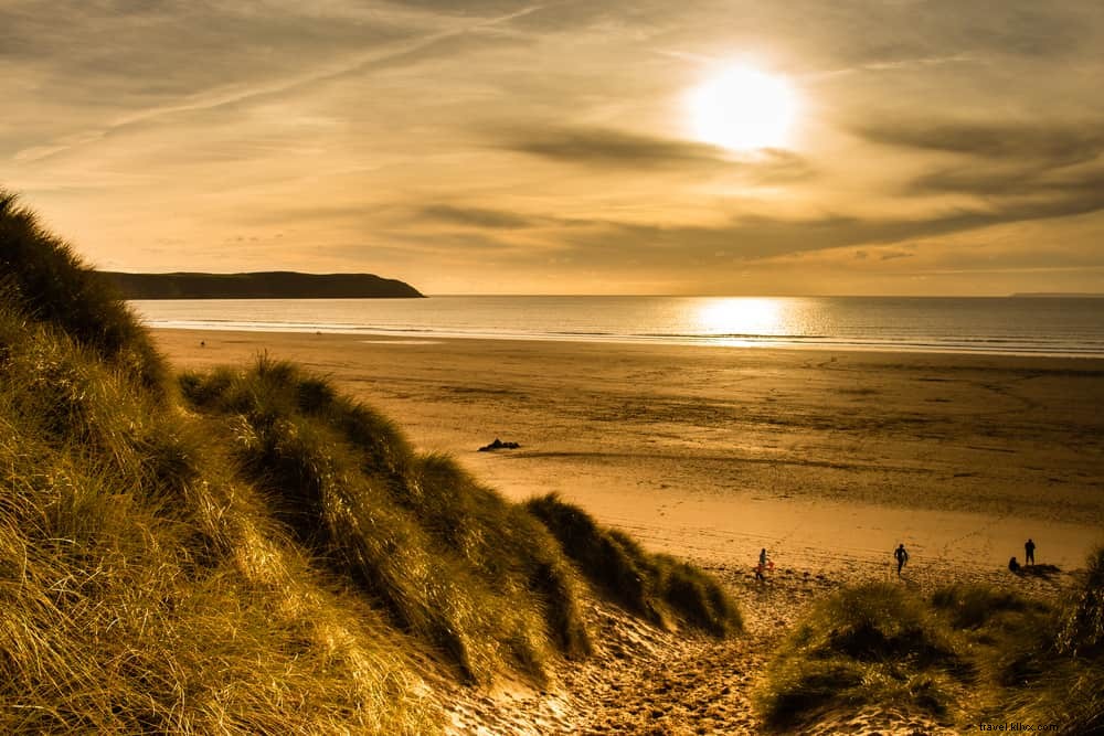 Top 22 Most Beautiful Beach Resorts in the UK for Unforgettable Staycations