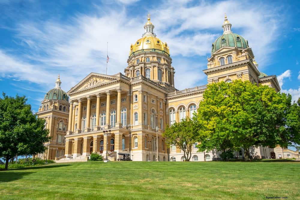 16 Stunning Places to Visit in Iowa: Natural Wonders and Historic Gems