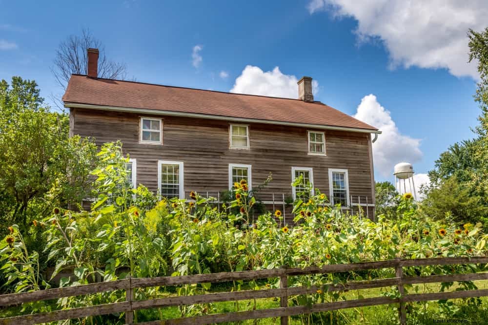 16 Stunning Places to Visit in Iowa: Natural Wonders and Historic Gems