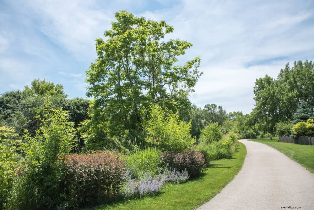 16 Stunning Places to Visit in Iowa: Natural Wonders and Historic Gems