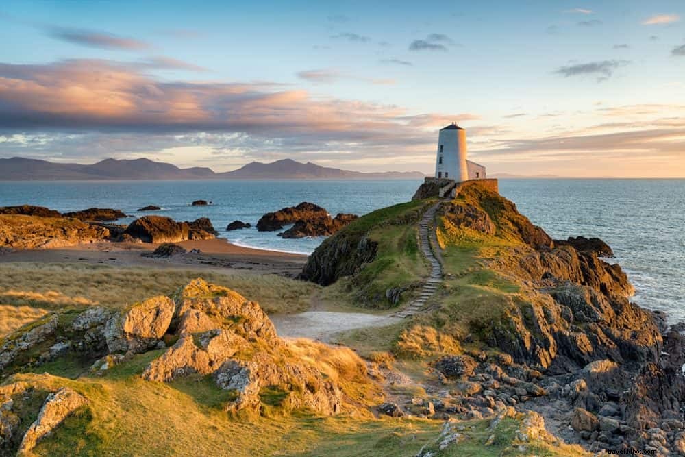 15 Stunning UK Islands: From Dramatic Scottish Isles to Idyllic Channel Gems