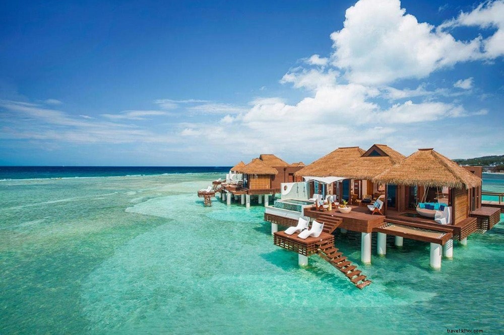 Top Overwater Bungalows Near the USA: Luxurious Escapes in Jamaica, Mexico, Belize & More