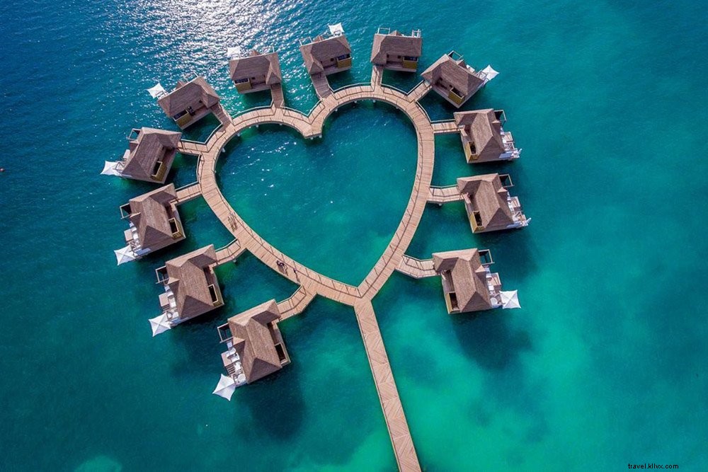Top Overwater Bungalows Near the USA: Luxurious Escapes in Jamaica, Mexico, Belize & More