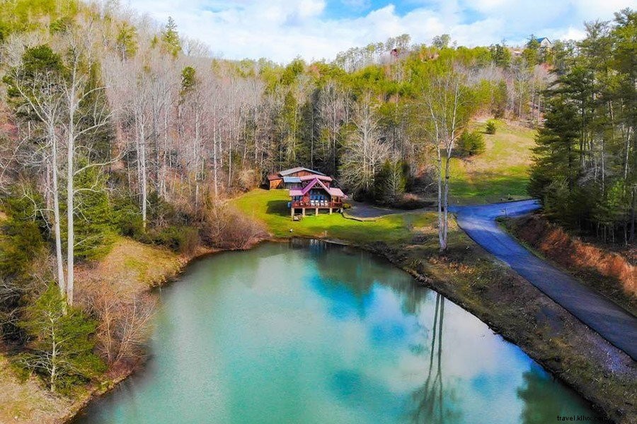 Best Places to Stay in the Great Smoky Mountains, Tennessee: Luxurious Cabins and More