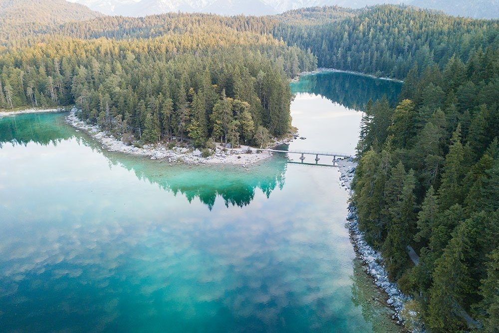 7 Proven Tips to Cut Plastic Waste and Travel Sustainably