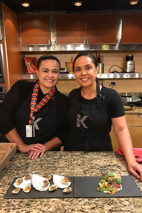 17-Day South Pacific Cruise with Holland America: An Insider s Guide to MS Maasdam