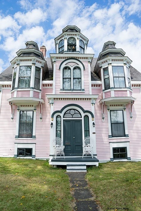 Ultimate Nova Scotia Road Trip Itinerary: Top Sights, Stays & Expert Tips