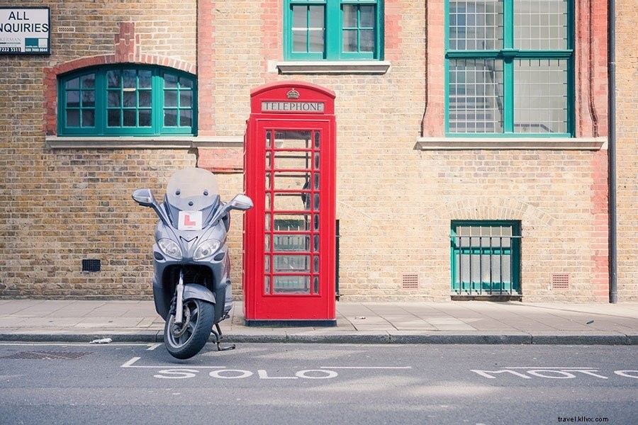 Stay Connected Abroad: Expert Tips for Keeping in Touch While Traveling