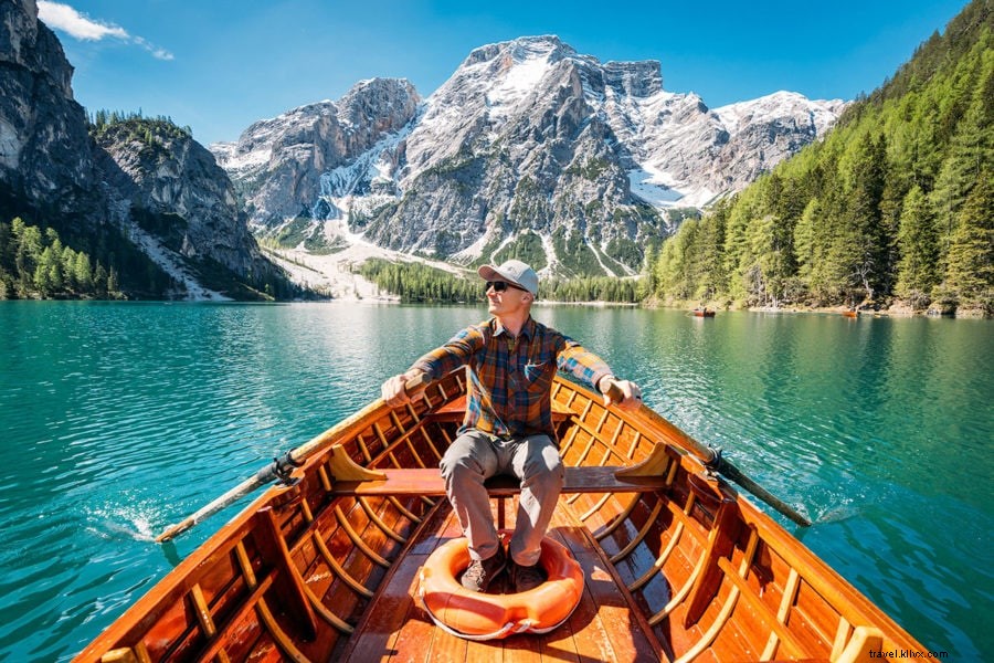 Lago di Braies Travel Guide: Essential Tips for Visiting This Stunning Dolomites Gem