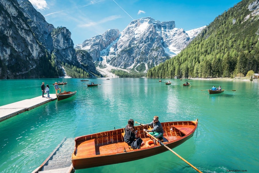 Lago di Braies Travel Guide: Essential Tips for Visiting This Stunning Dolomites Gem
