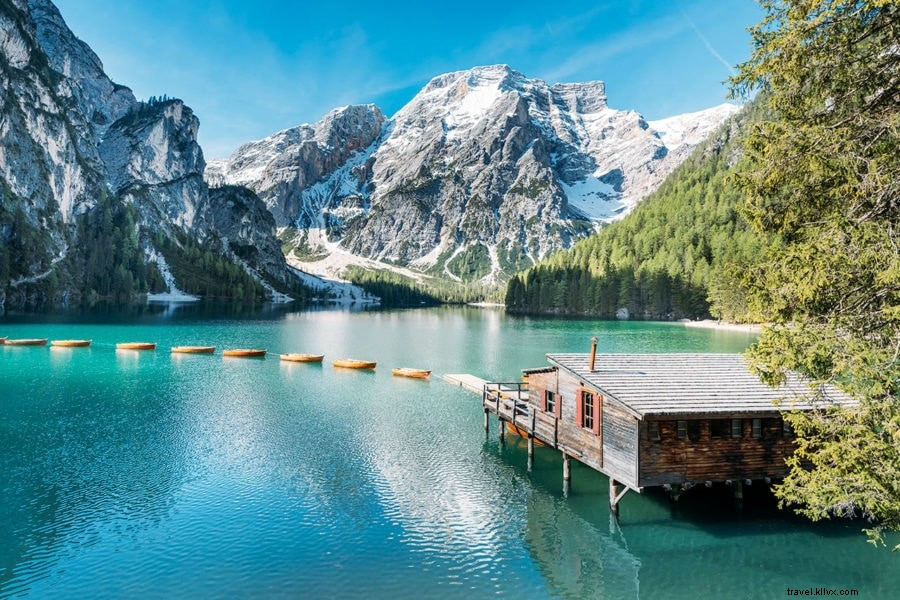 Lago di Braies Travel Guide: Essential Tips for Visiting This Stunning Dolomites Gem