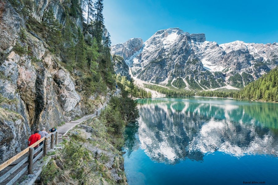 Lago di Braies Travel Guide: Essential Tips for Visiting This Stunning Dolomites Gem