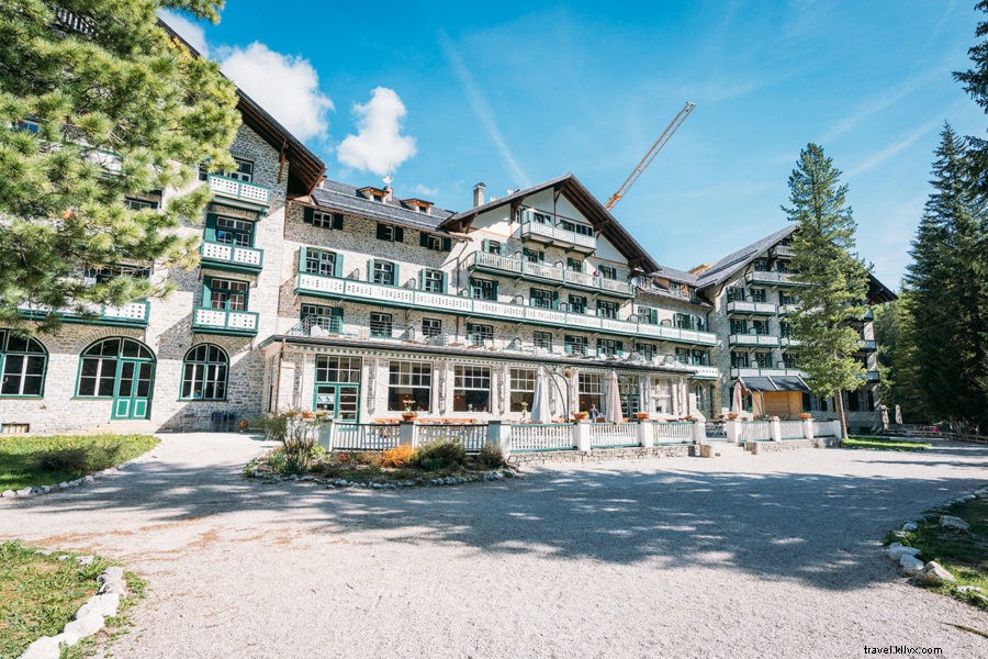 Lago di Braies Travel Guide: Essential Tips for Visiting This Stunning Dolomites Gem