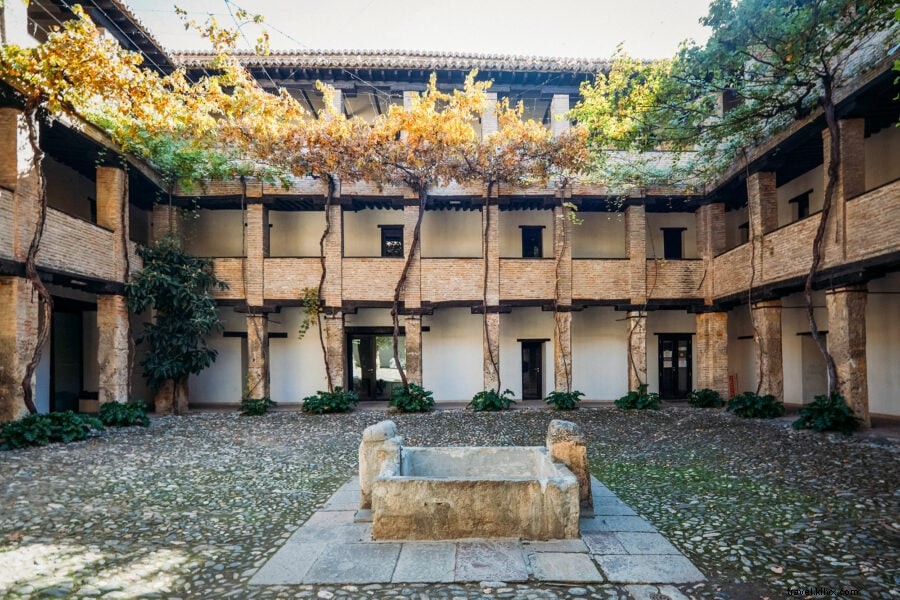 Granada Unveiled: 20 Must-See Experiences for Travelers