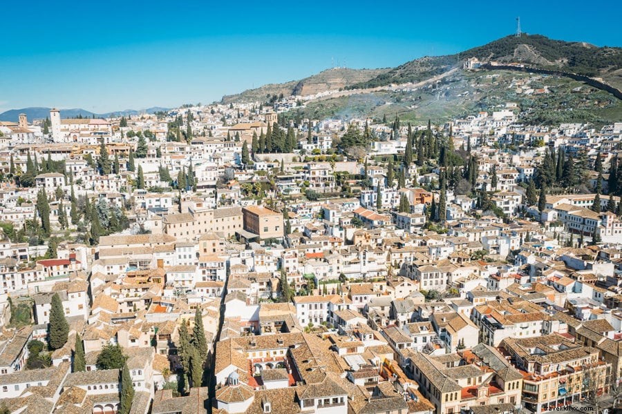 Granada Unveiled: 20 Must-See Experiences for Travelers