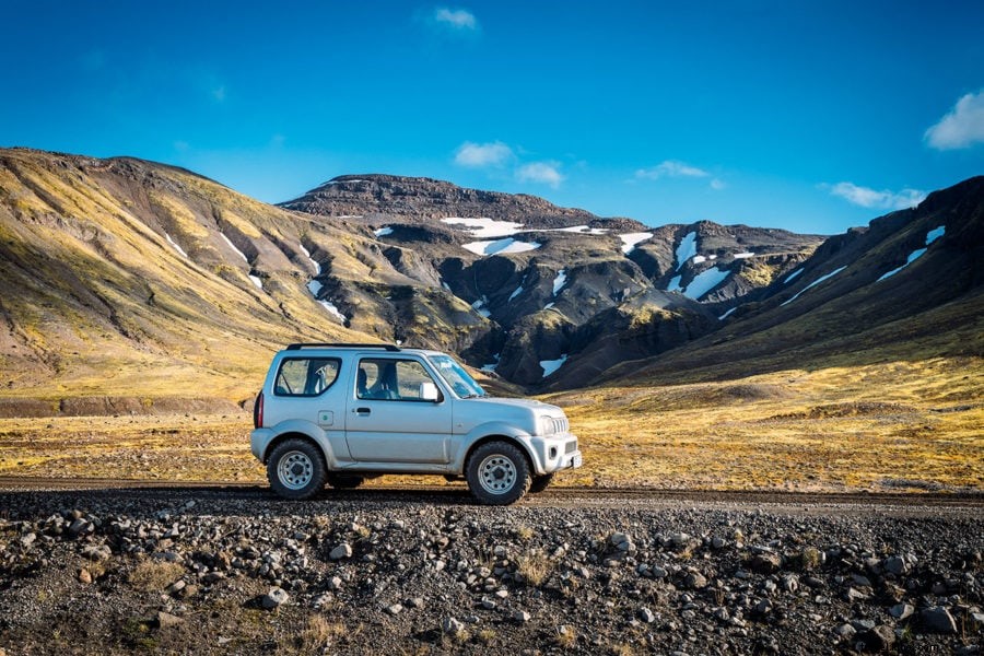 Top 17 Essential Driving Tips for an Icelandic Road Trip
