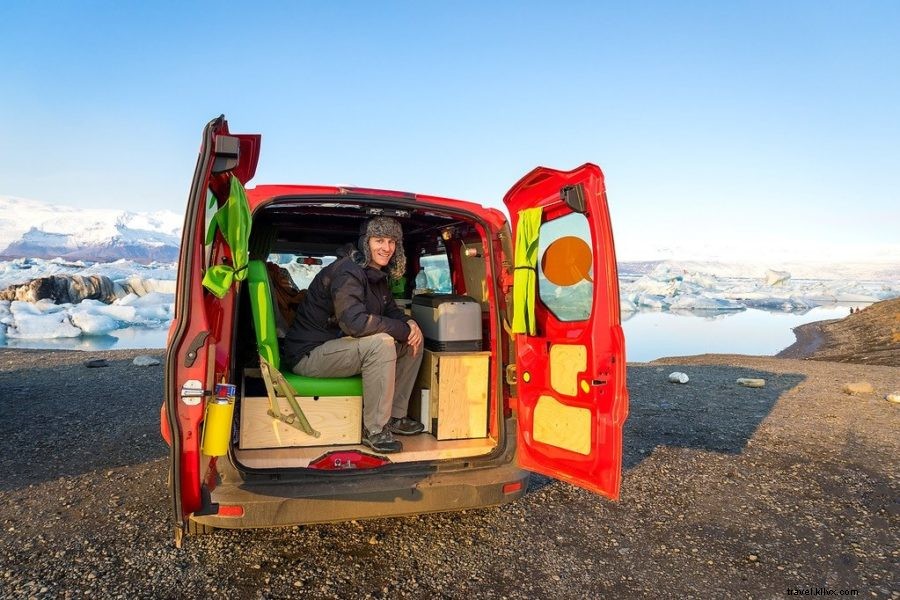 Top 17 Essential Driving Tips for an Icelandic Road Trip