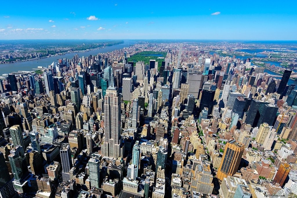 Thrilling Open-Door Helicopter Flight Over Manhattan: An Aerial Photography Adventure with FlyNYON