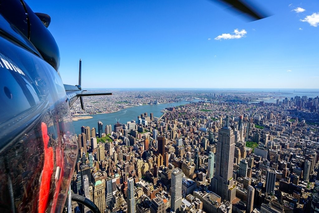 Thrilling Open-Door Helicopter Flight Over Manhattan: An Aerial Photography Adventure with FlyNYON