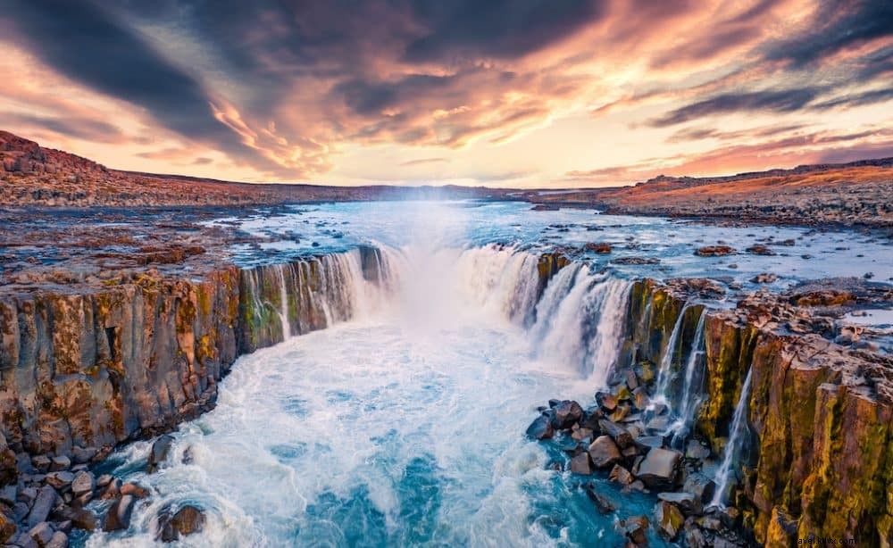 21 Most Stunning Places to Visit in Iceland: A Traveler s Ultimate Guide