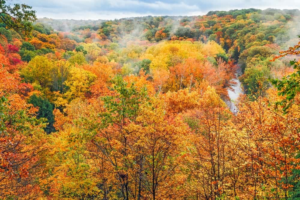 20 Best Places to Visit in the USA in October: Ultimate Fall Foliage Guide