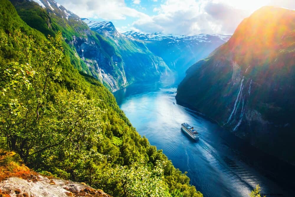 20 Most Breathtaking Places to Visit in Norway: Fjords, Islands, and Hidden Gems