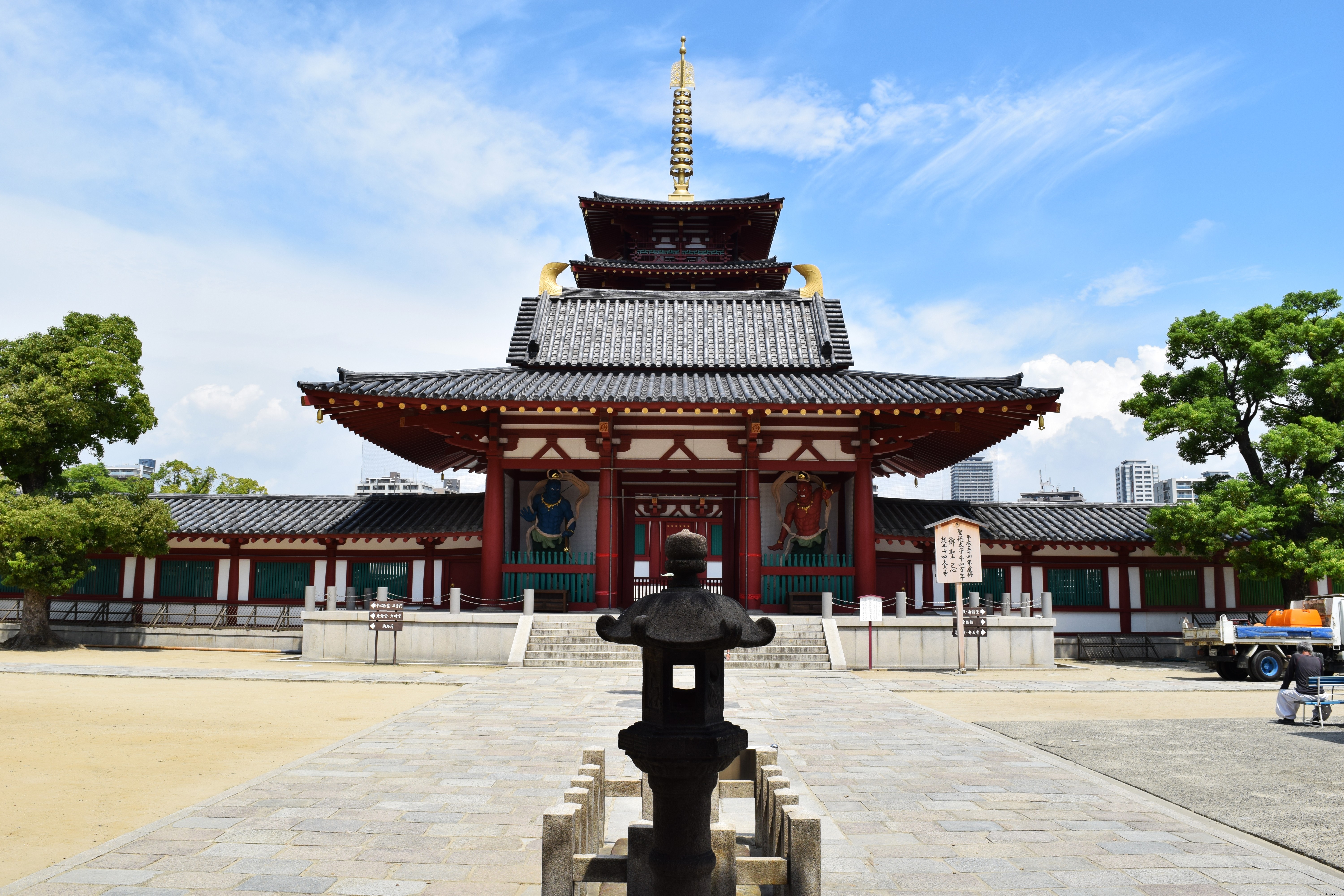 Top 5 Must-Visit Attractions in Osaka, Japan