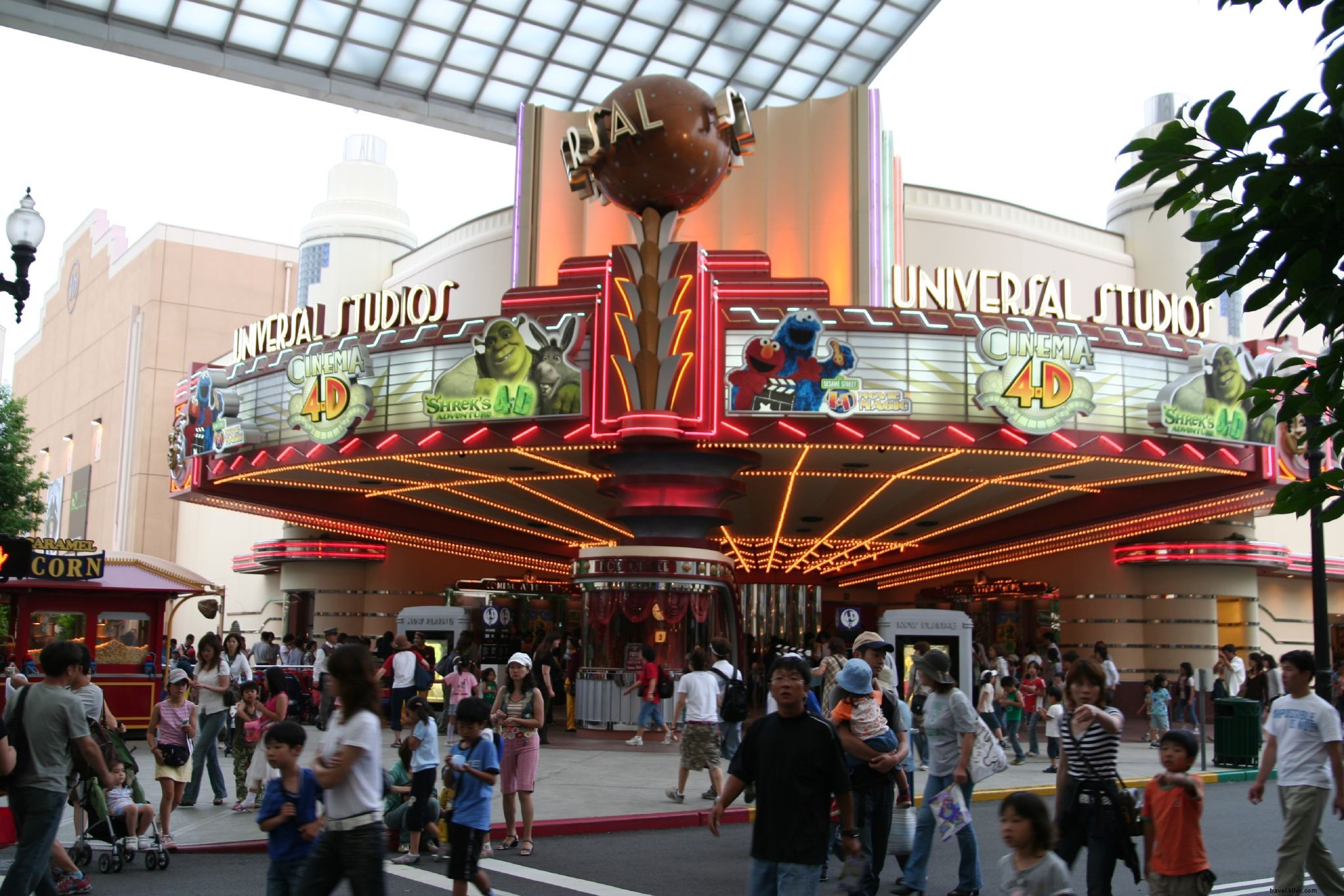 Top 5 Must-Visit Attractions in Osaka, Japan