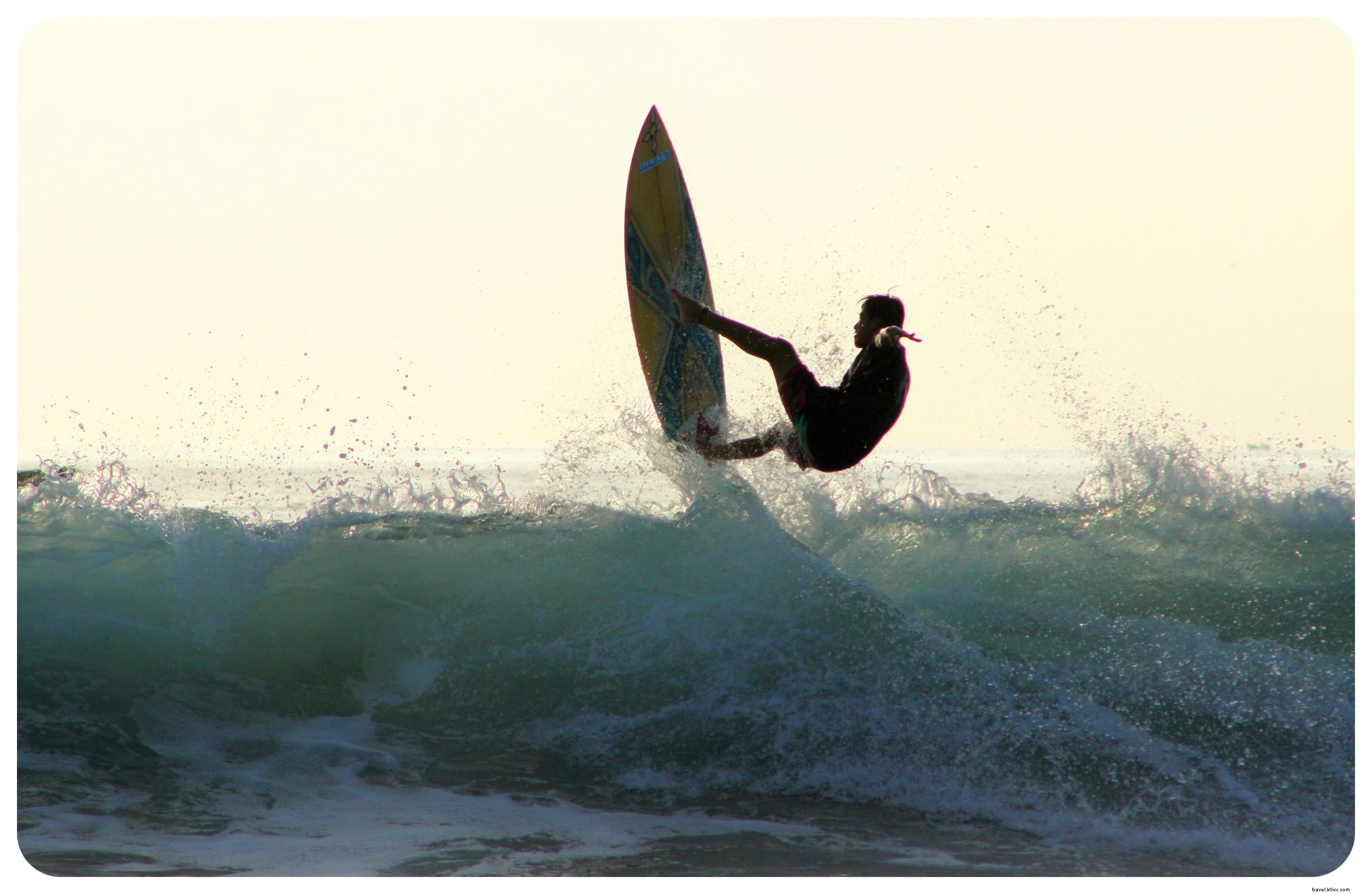 How to Choose Your First Surfboard: Key Factors for Beginners