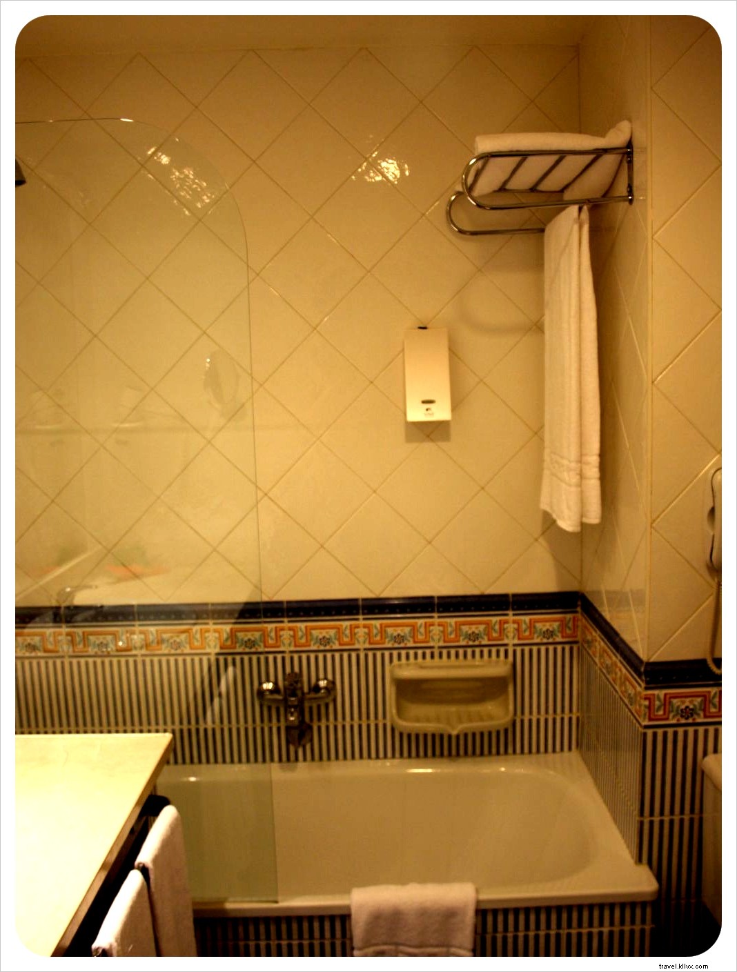 Hotel Tip of the Week: Hesperia Sevilla – A Stylish 4-Star Gem in Seville, Spain