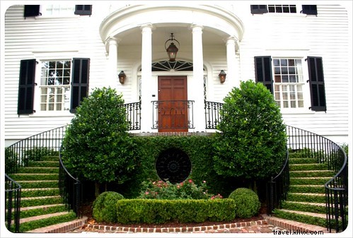 Discovering the Authentic South: An Insider s Guide to Charleston, South Carolina