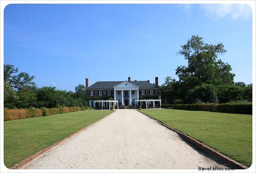 Discovering the Authentic South: An Insider s Guide to Charleston, South Carolina