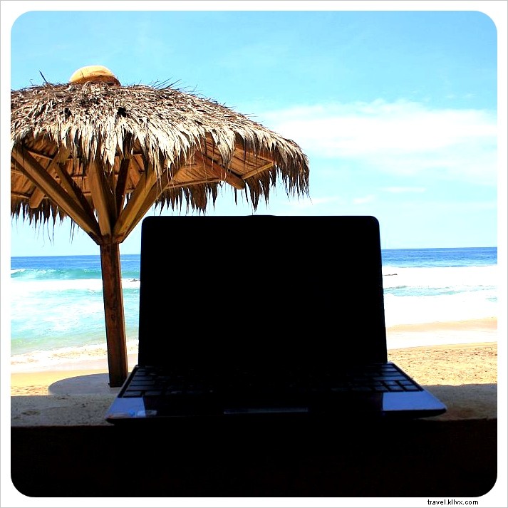 Why the ASUS Eee PC Netbook Outshines the iPad for Globetrotting Travelers