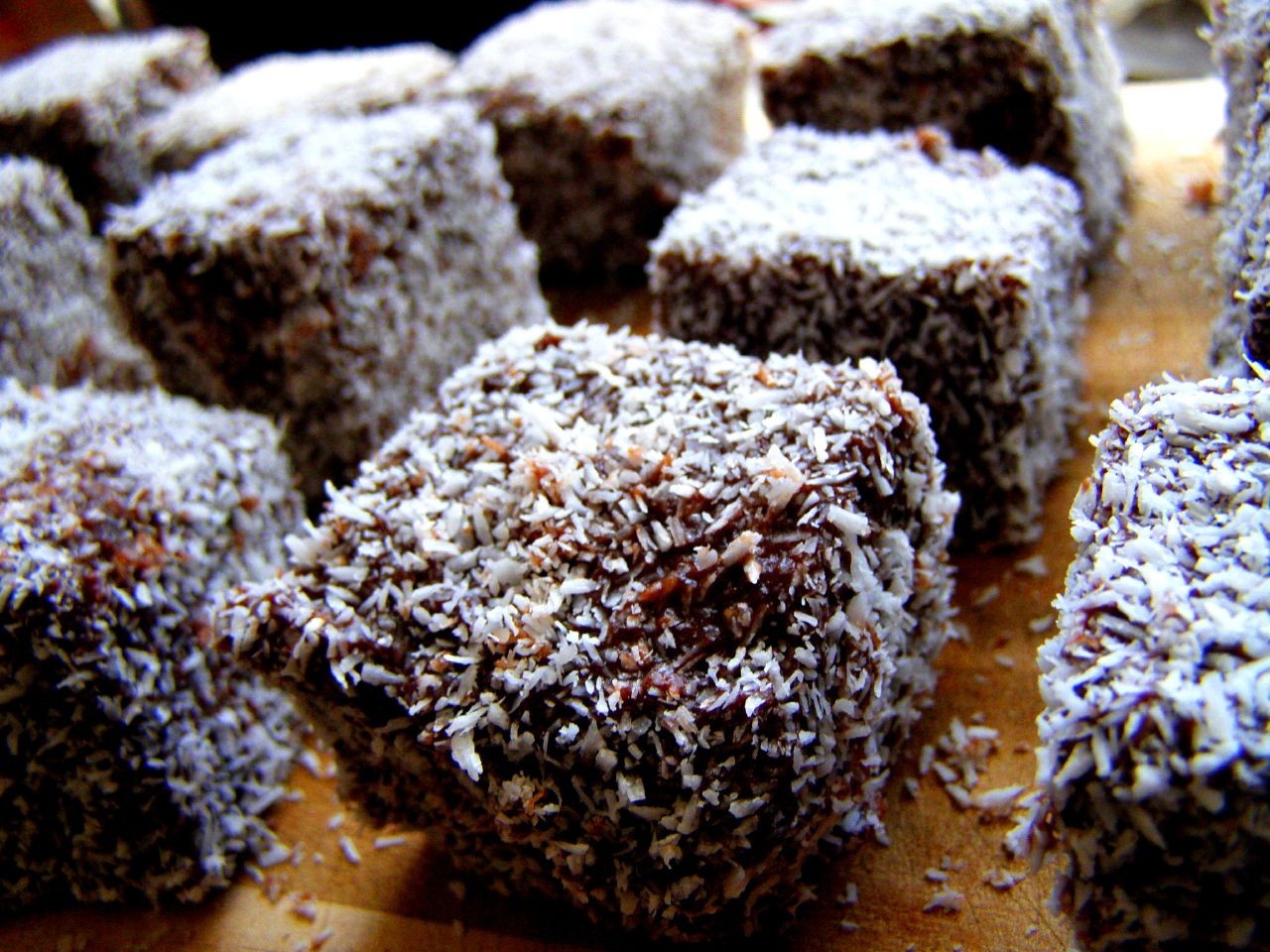 6 Must-Try Foods and Drinks in Australia: A Traveler s Essential Guide