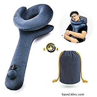 2017 Holiday Gift Guide for Globetrotters: Expert Picks for Travelers + Exclusive Giveaways