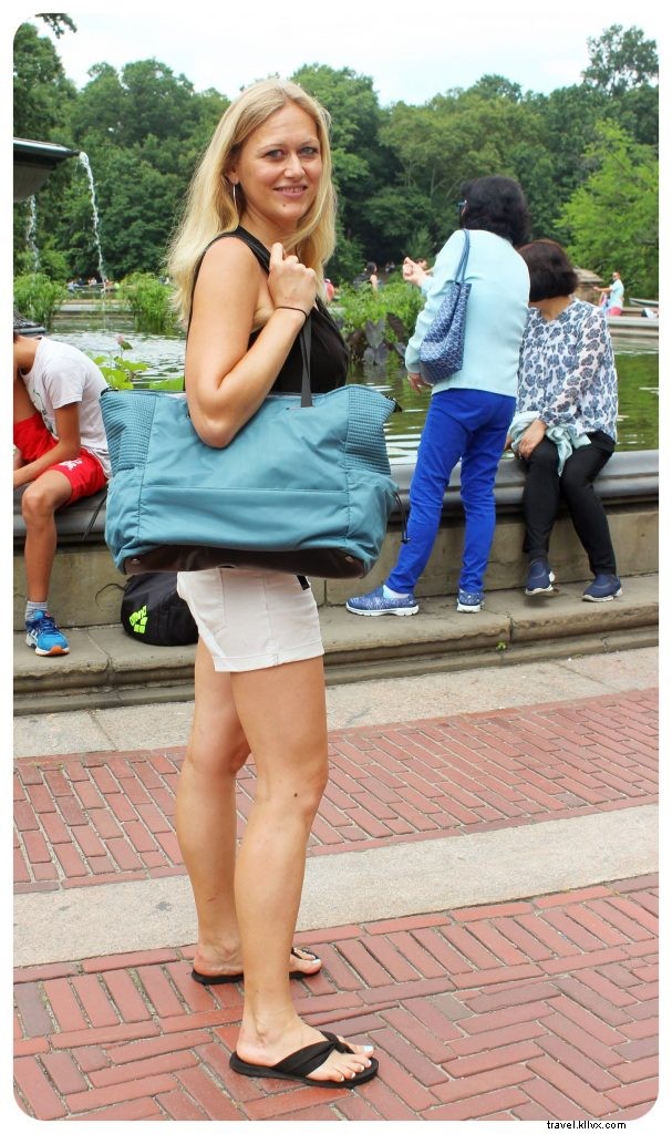 2017 Holiday Gift Guide for Globetrotters: Expert Picks for Travelers + Exclusive Giveaways