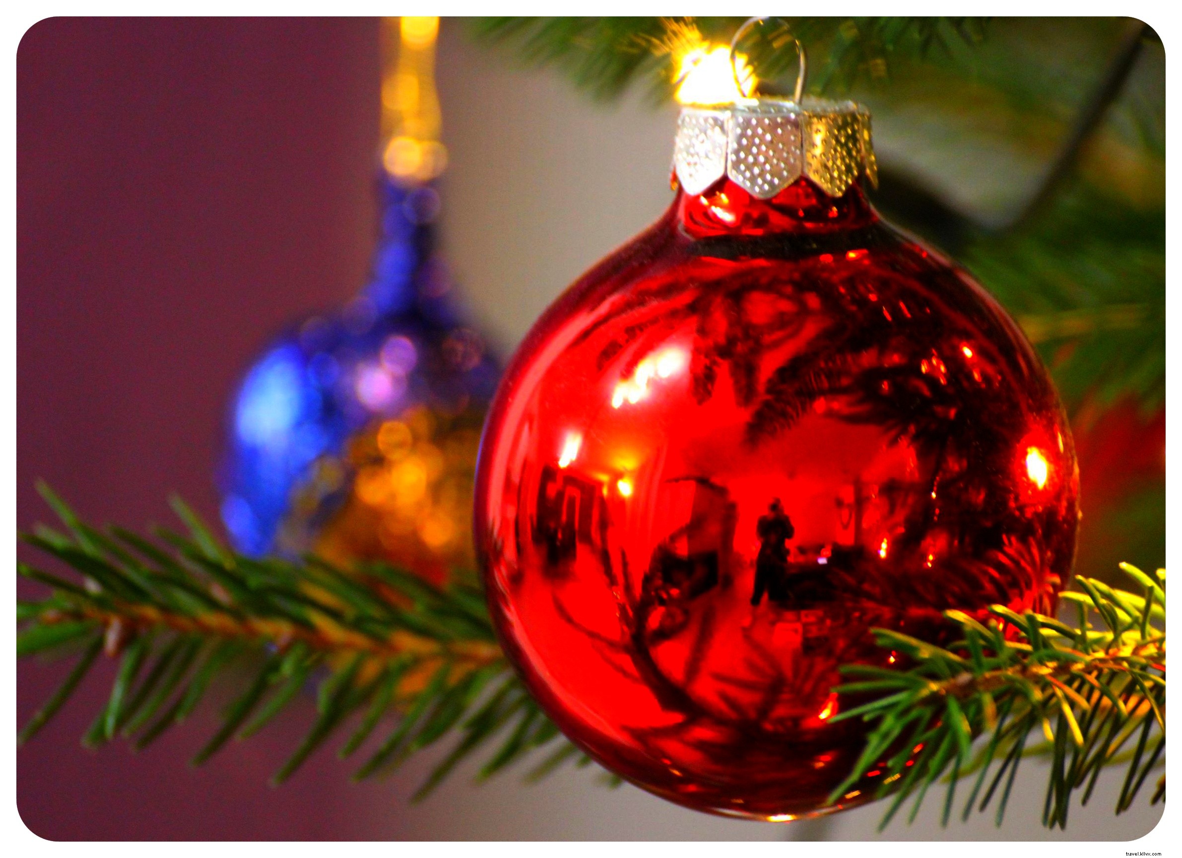 Best Holiday Gifts for Globetrotters: 2015 Edition + Guidebook Giveaway