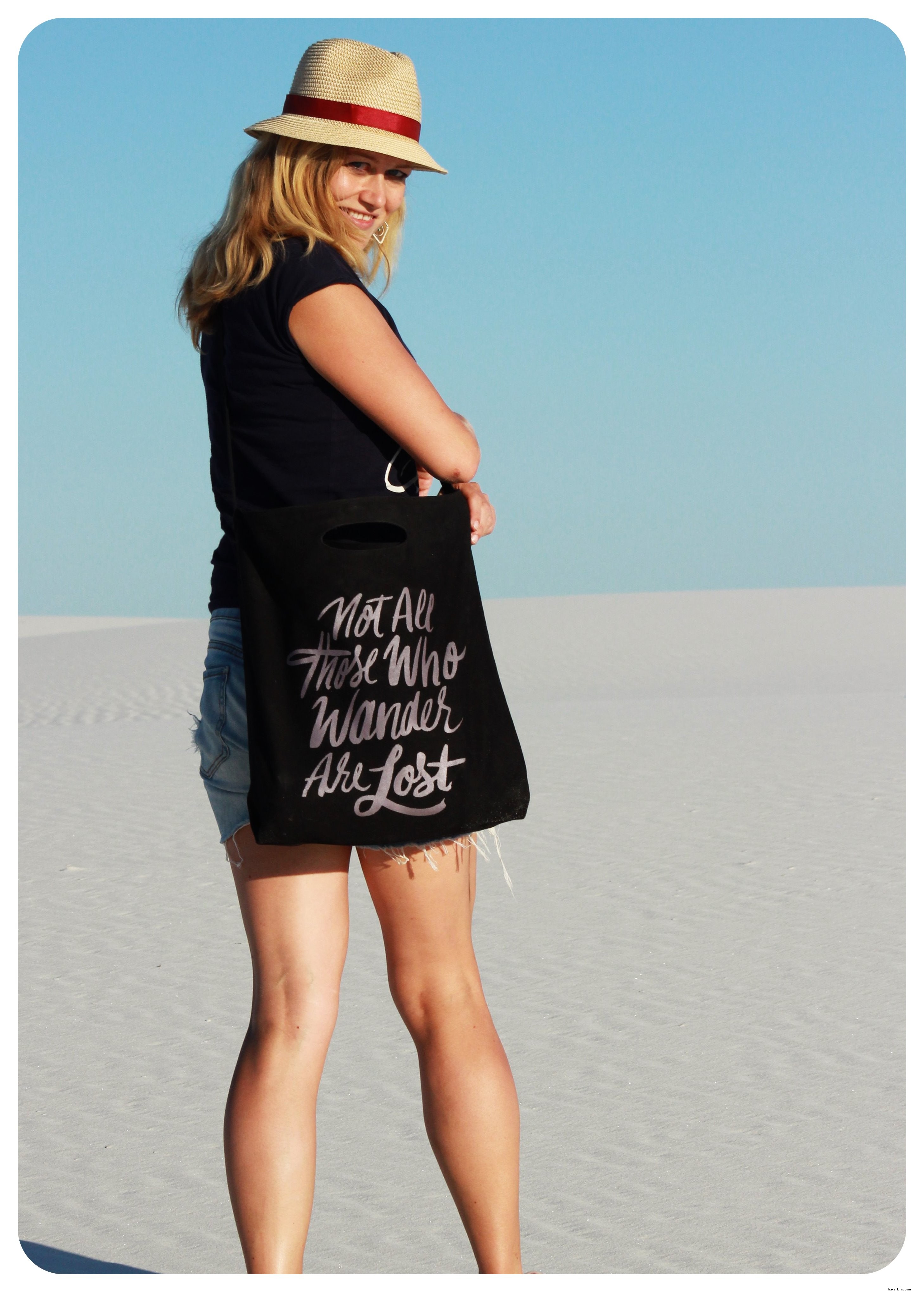 Ultimate Holiday Gift Guide for Globetrotters: 13 Affordable Travel Gifts Under $30