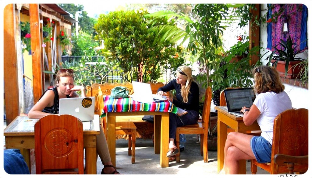 Best Ways to Make Affordable International Calls While Traveling the World