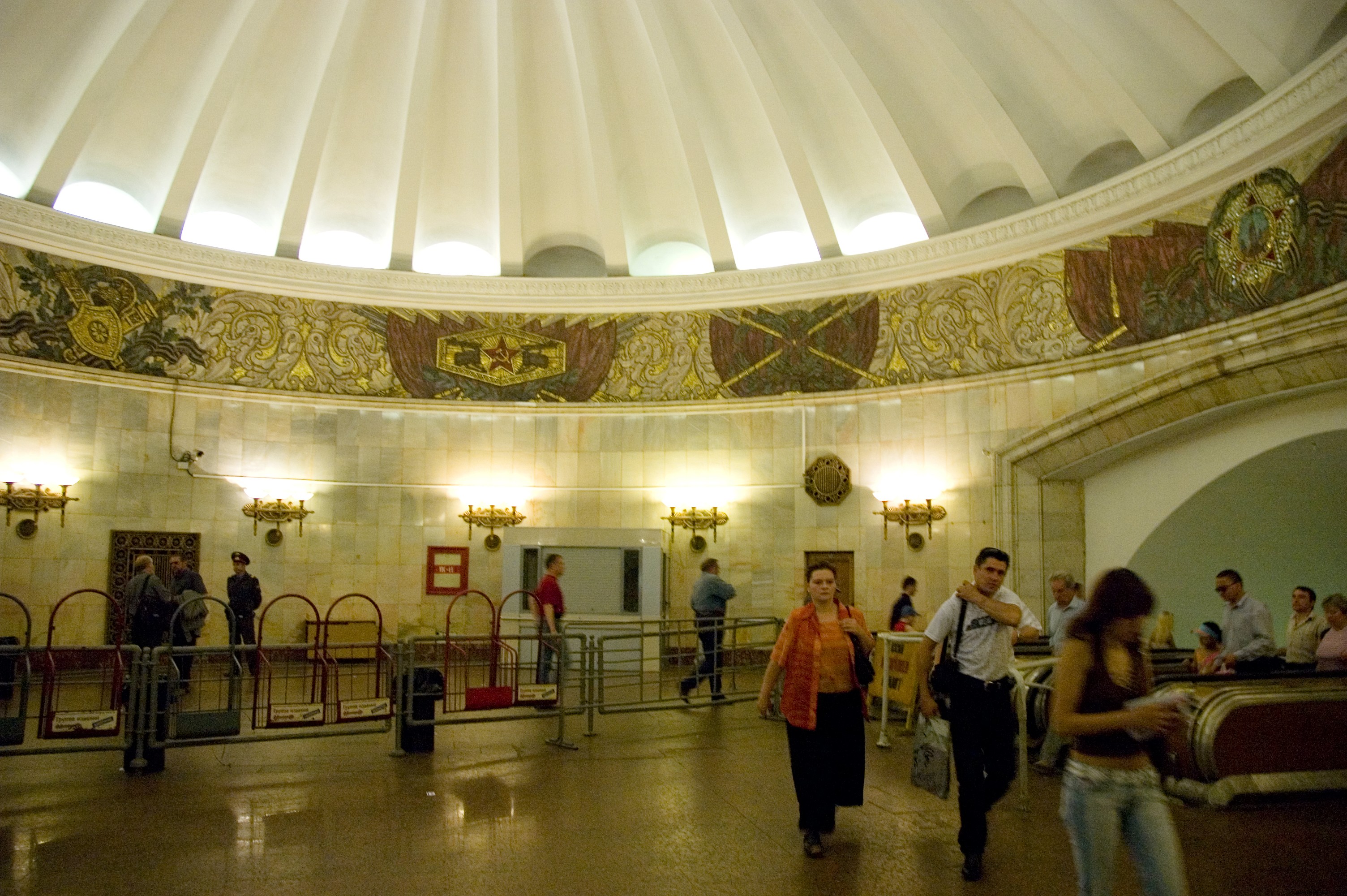 Best Places to Visit in Moscow: Iconic Landmarks, Stunning Parks, and Top Restaurants