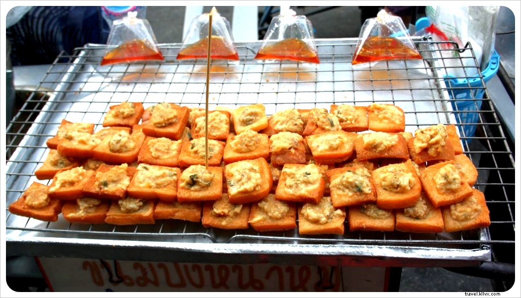 Exploring Thailand s Vibrant Street Food Scene: A Vegetarian s Delight in Bustling Markets