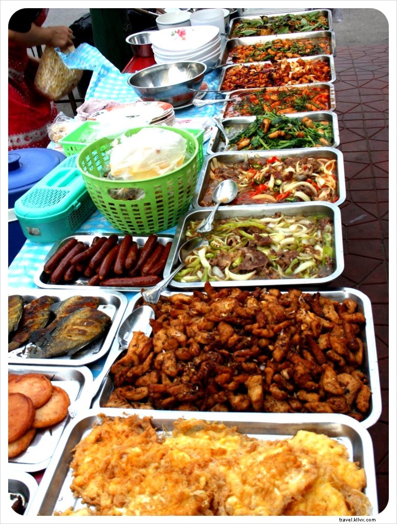 Exploring Thailand s Vibrant Street Food Scene: A Vegetarian s Delight in Bustling Markets