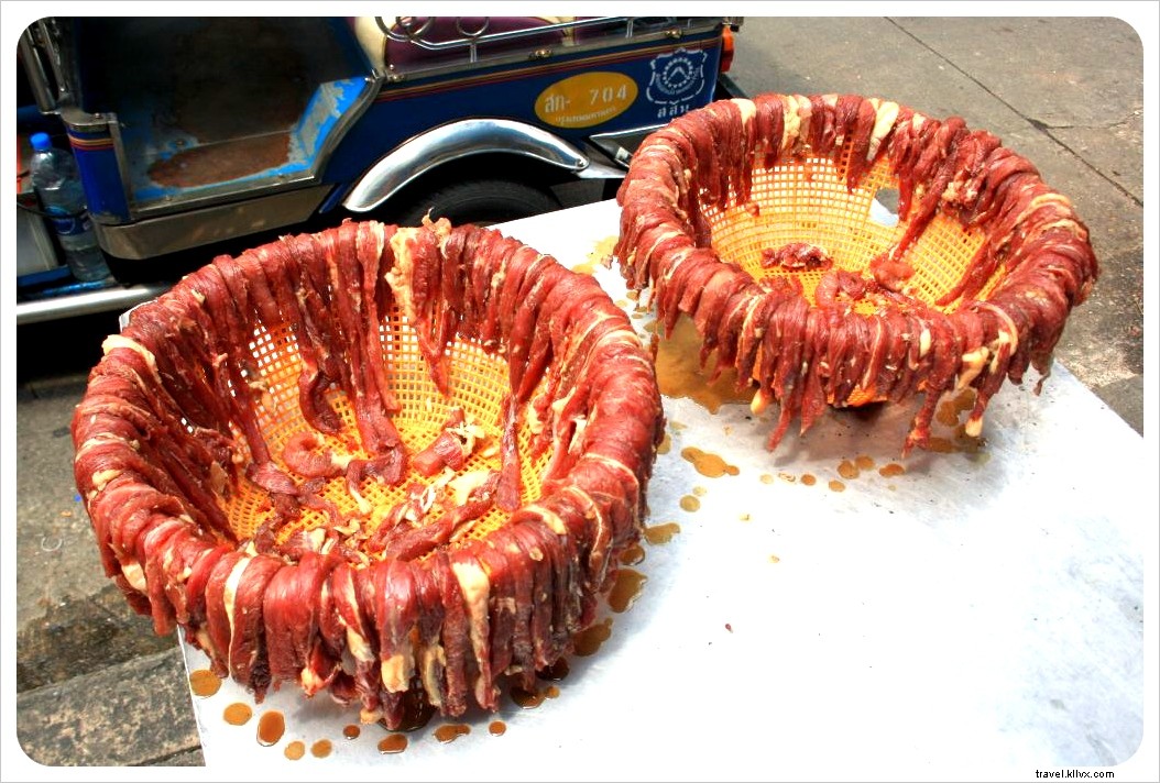 Exploring Thailand s Vibrant Street Food Scene: A Vegetarian s Delight in Bustling Markets